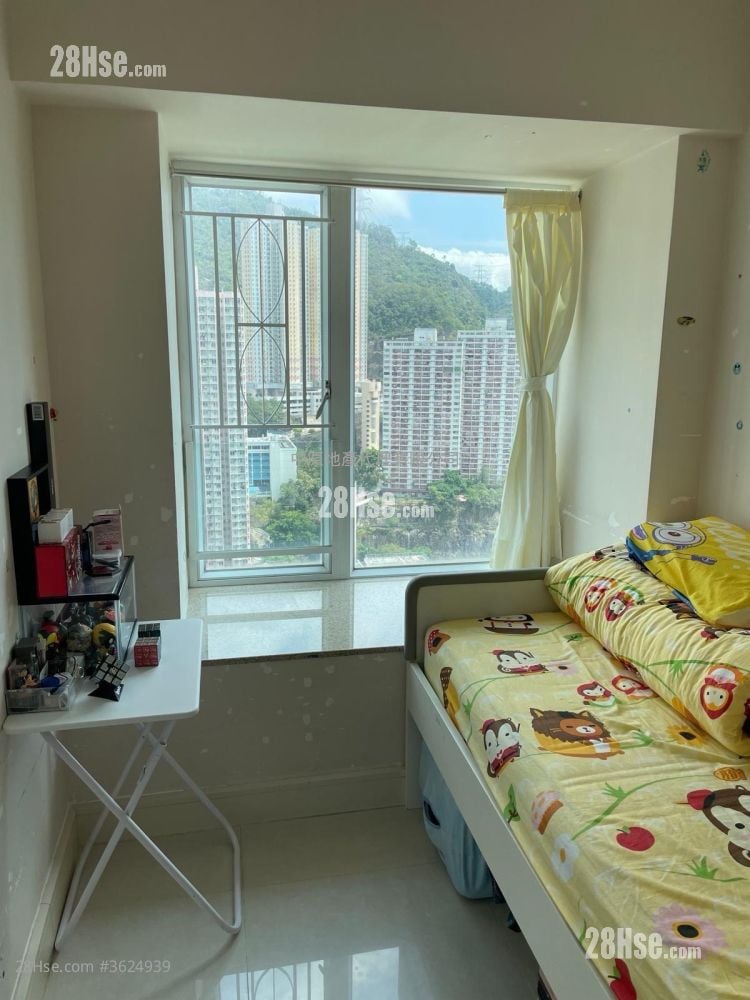 The Apex Sell 3 Bedrooms , 2 Bathrooms 639 ft² The Apex Sell 3 Bedrooms , 2 Bathrooms 639 ft²