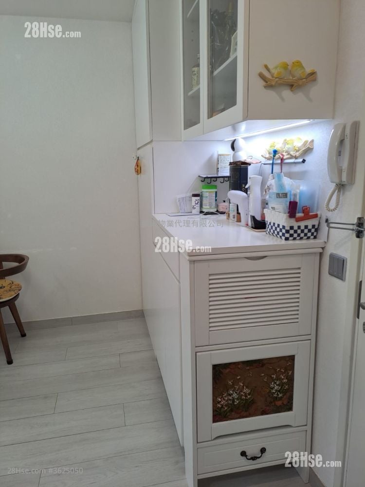 Kwun Tak Court Sell 2 Bedrooms , 1 Bathroom 483 ft² Kwun Tak Court Sell 2 Bedrooms , 1 Bathroom 483 ft²