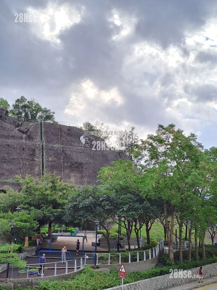 Kwun Tak Court Sell 2 Bedrooms , 1 Bathroom 483 ft² Kwun Tak Court Sell 2 Bedrooms , 1 Bathroom 483 ft²