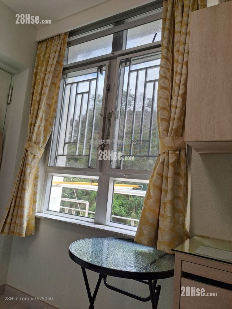 Kwun Tak Court Sell 2 Bedrooms , 1 Bathroom 483 ft² Kwun Tak Court Sell 2 Bedrooms , 1 Bathroom 483 ft²