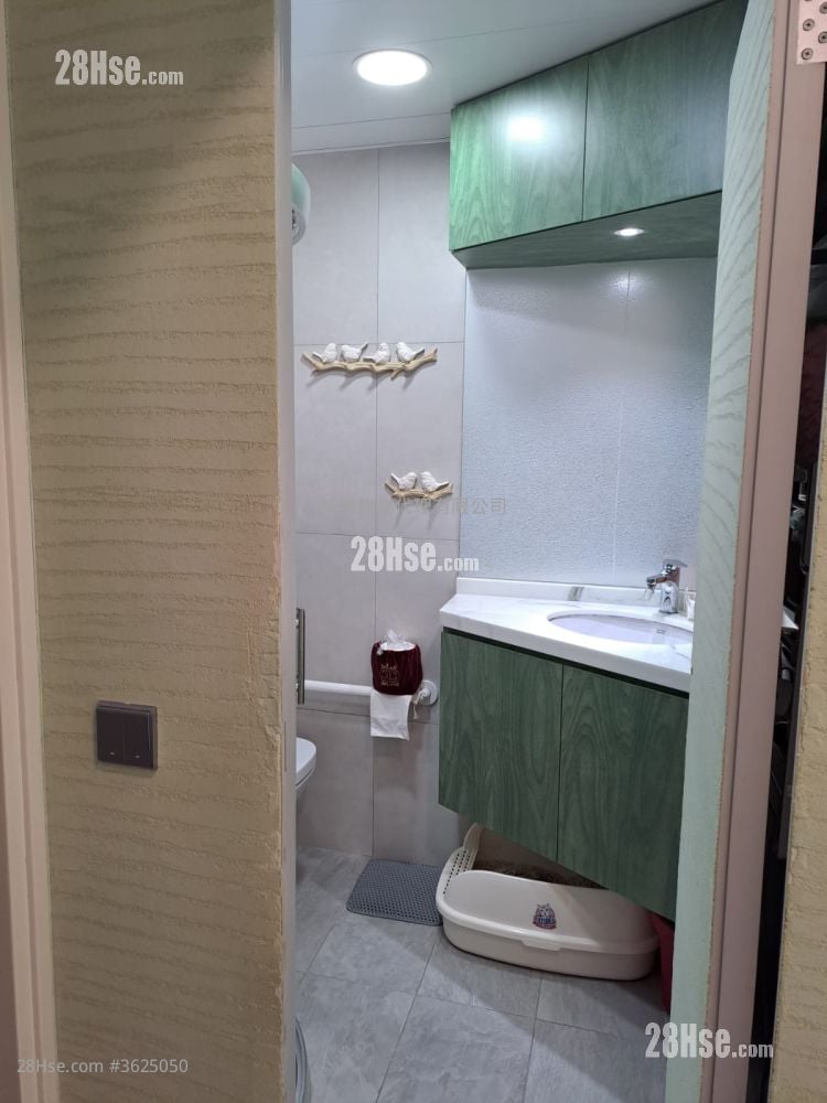 Kwun Tak Court Sell 2 Bedrooms , 1 Bathroom 483 ft² Kwun Tak Court Sell 2 Bedrooms , 1 Bathroom 483 ft²