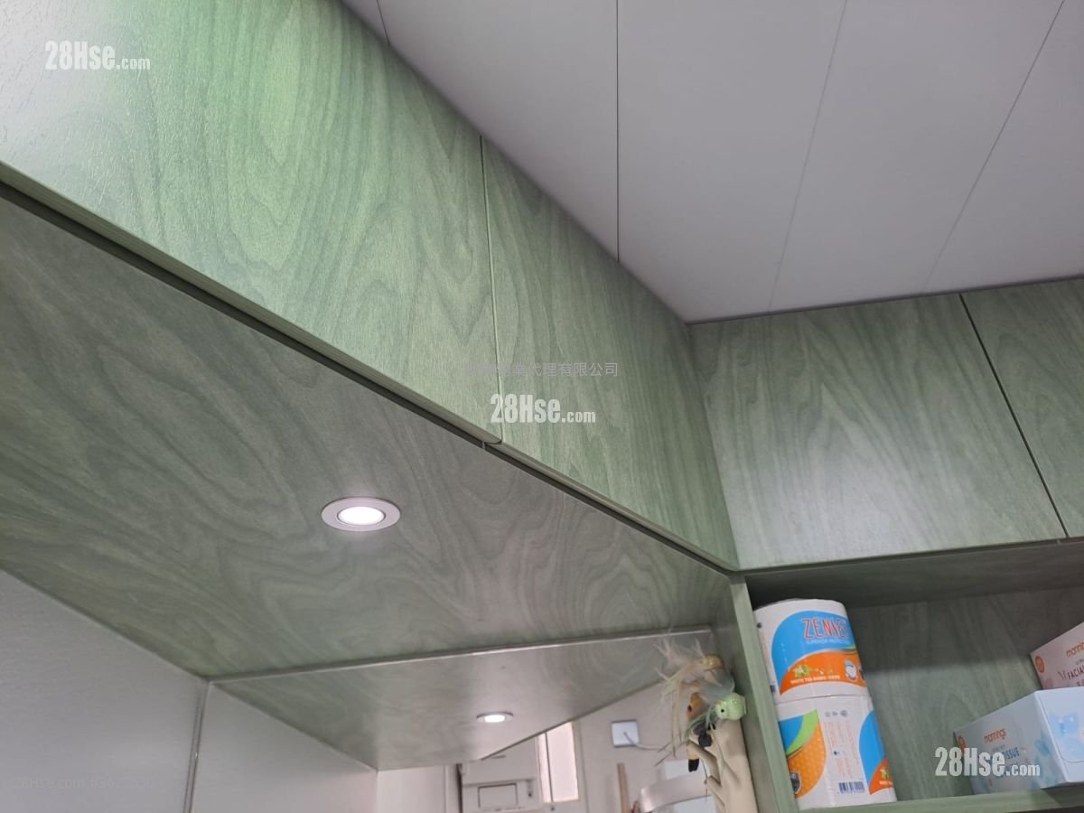 Kwun Tak Court Sell 2 Bedrooms , 1 Bathroom 483 ft² Kwun Tak Court Sell 2 Bedrooms , 1 Bathroom 483 ft²