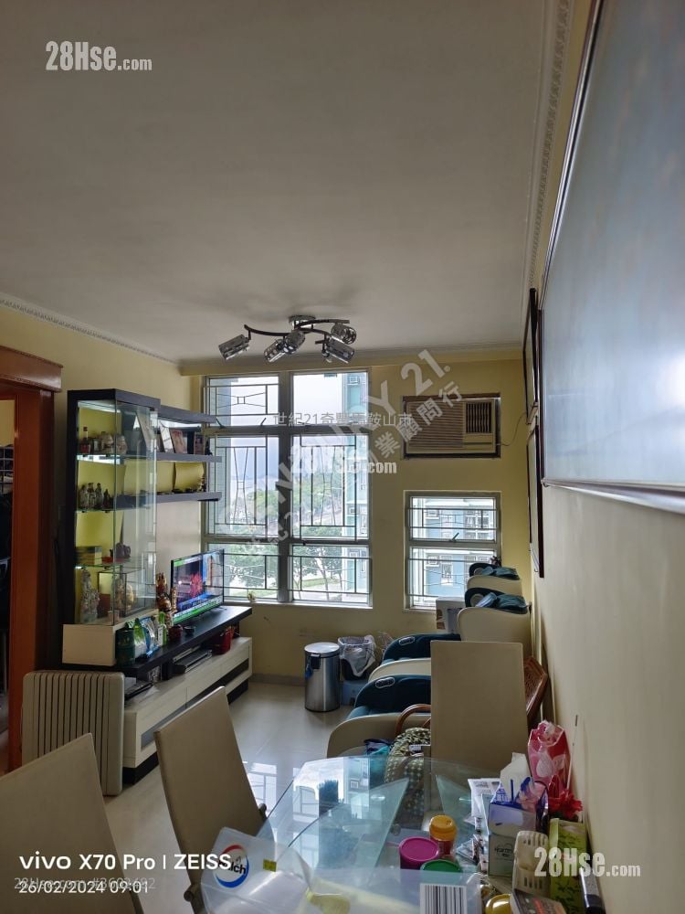 Kam Tai Court Sell 3 Bedrooms , 2 Bathrooms 650 ft²