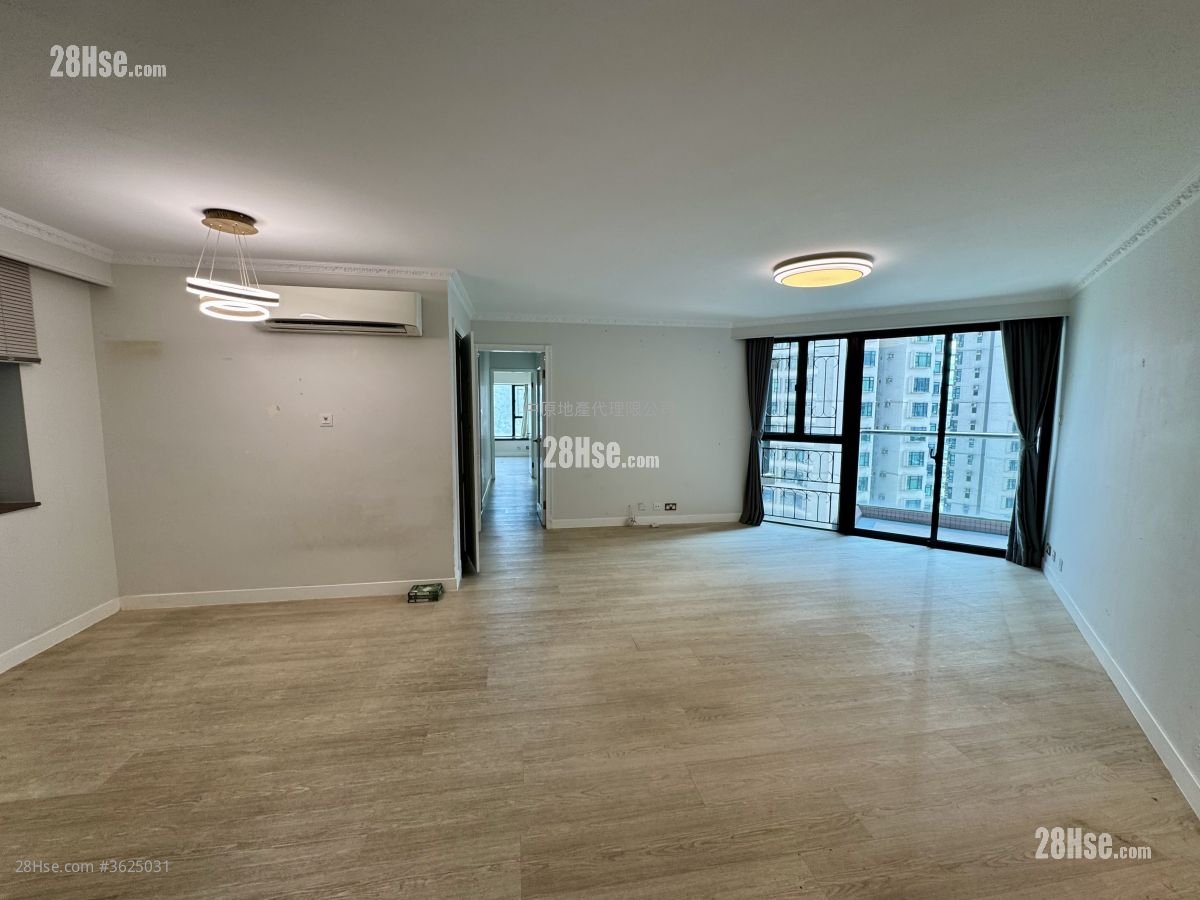 Royal Ascot Sell 3 Bedrooms 974 ft² Royal Ascot Sell 3 Bedrooms 974 ft²