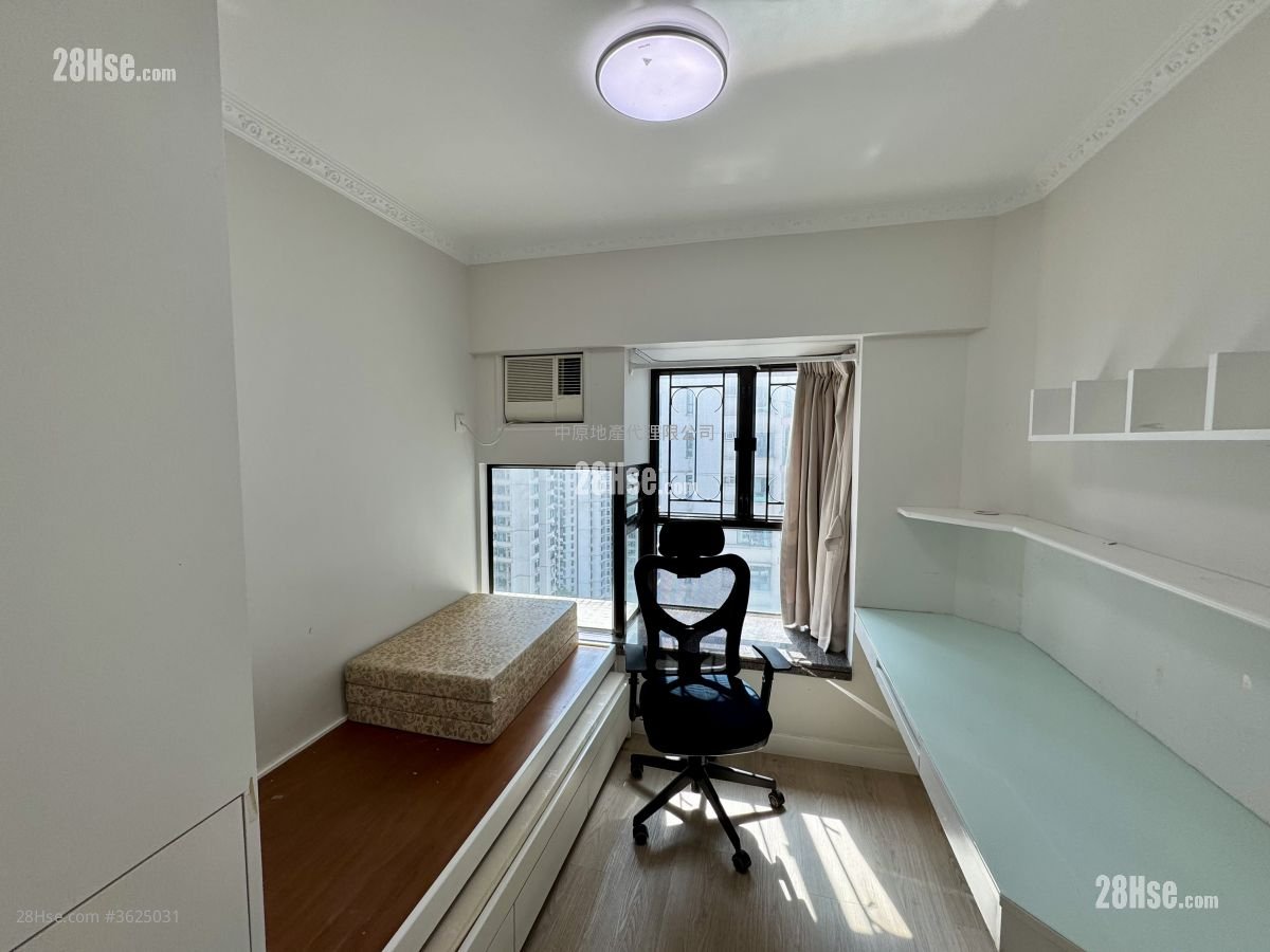 Royal Ascot Sell 3 Bedrooms 974 ft² Royal Ascot Sell 3 Bedrooms 974 ft²