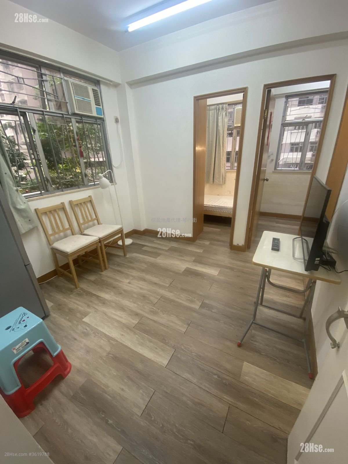 兆年大厦 租盘 2 房 , 1 浴室 227 平方尺