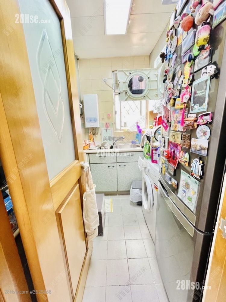 Cheong Shing Court Sell 4 Bedrooms 650 ft² Cheong Shing Court Sell 4 Bedrooms 650 ft²