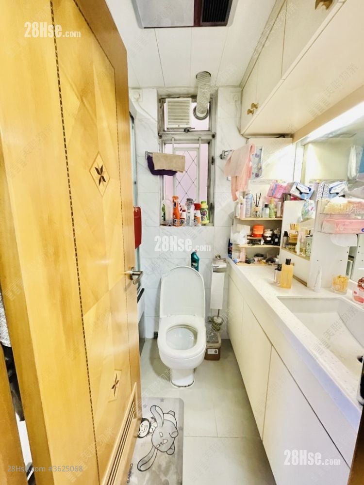 Cheong Shing Court Sell 4 Bedrooms 650 ft² Cheong Shing Court Sell 4 Bedrooms 650 ft²