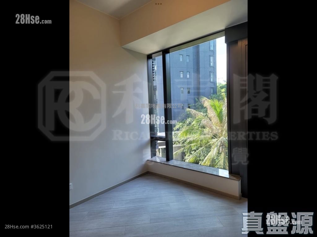 The Royale Sell 1 Bathroom 215 ft² The Royale Sell 1 Bathroom 215 ft²