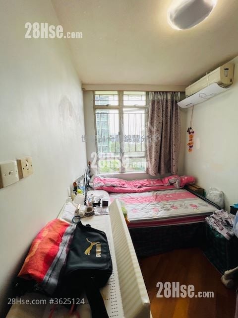 Kam Fung Court Sell 3 Bedrooms , 1 Bathroom 604 ft² Kam Fung Court Sell 3 Bedrooms , 1 Bathroom 604 ft²