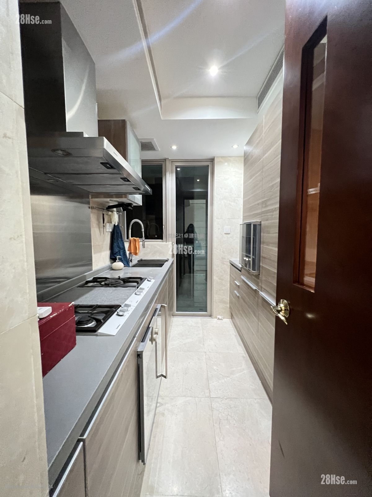 御金國峯 租盤 3 房 , 2 浴室 954 平方呎 御金國峯 租盤 3 房 , 2 浴室 954 平方呎