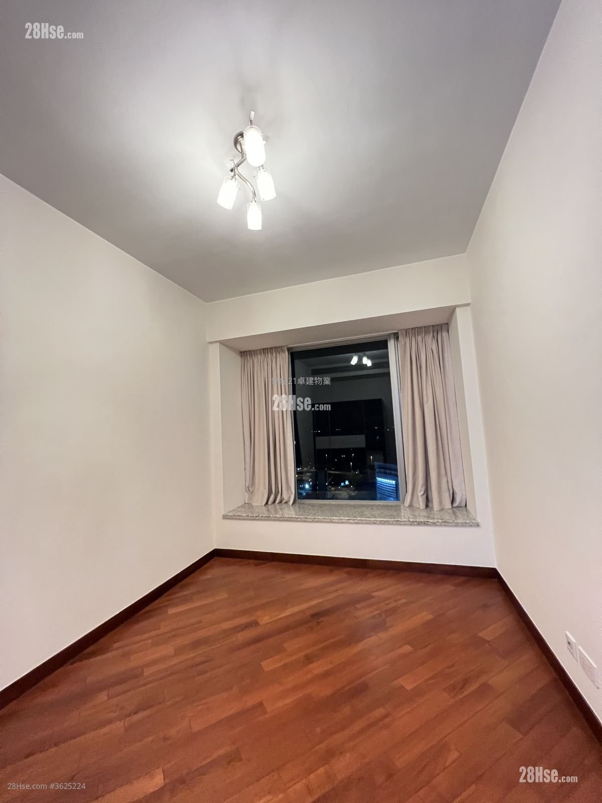 御金國峯 租盤 3 房 , 2 浴室 954 平方呎 御金國峯 租盤 3 房 , 2 浴室 954 平方呎