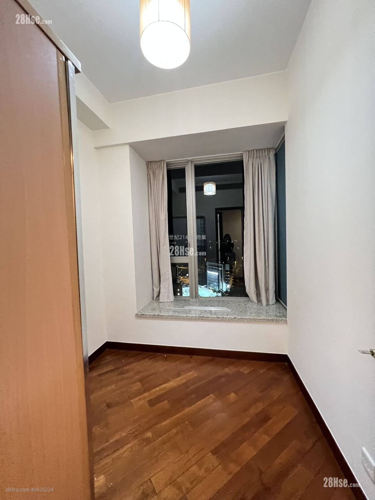 御金國峯 租盤 3 房 , 2 浴室 954 平方呎 御金國峯 租盤 3 房 , 2 浴室 954 平方呎