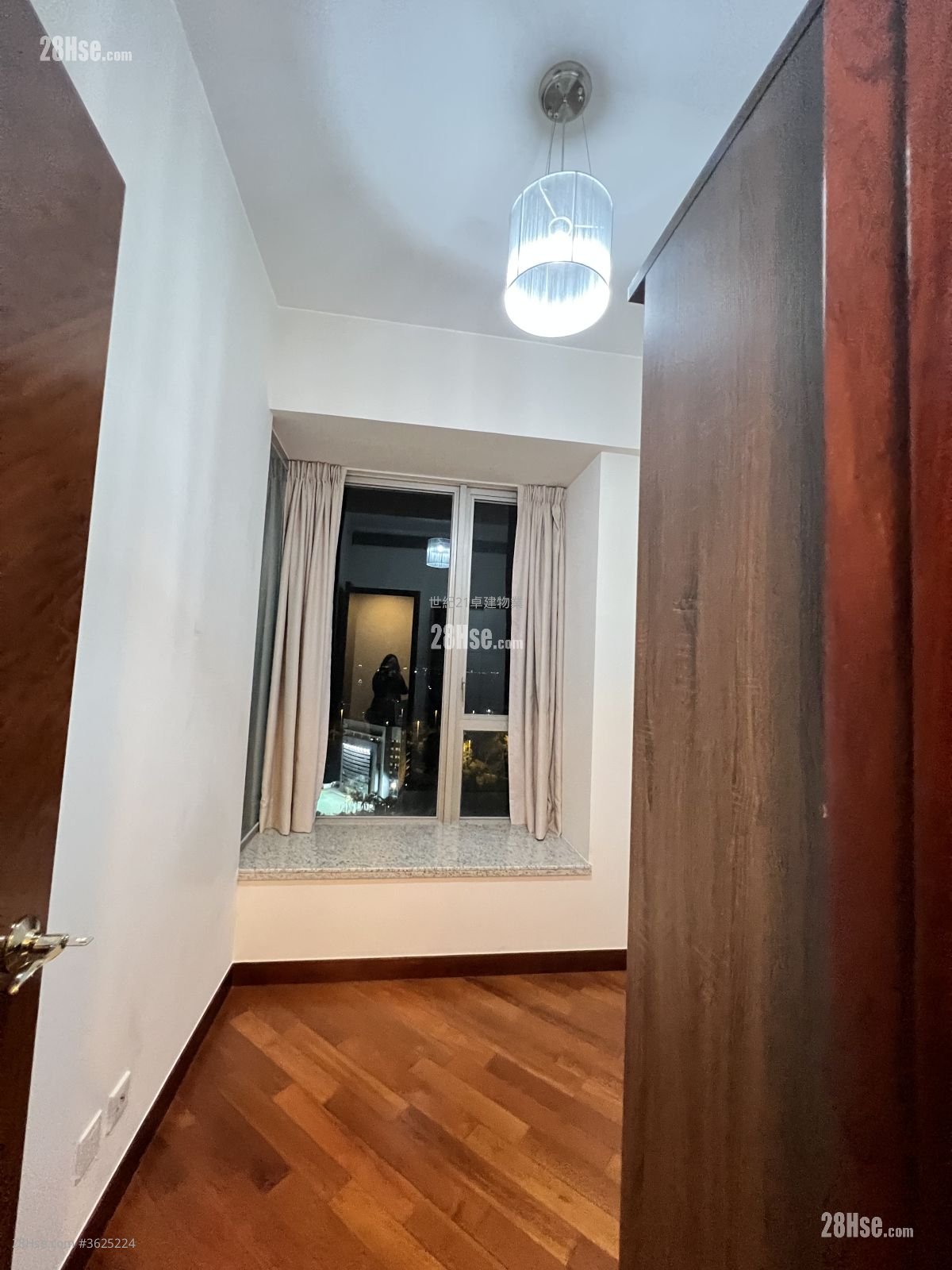 御金國峯 租盤 3 房 , 2 浴室 954 平方呎 御金國峯 租盤 3 房 , 2 浴室 954 平方呎