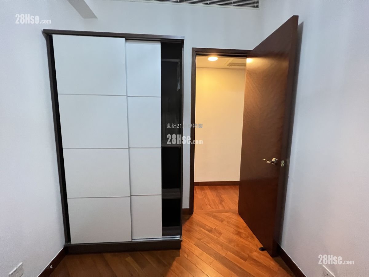 御金國峯 租盤 3 房 , 2 浴室 954 平方呎 御金國峯 租盤 3 房 , 2 浴室 954 平方呎