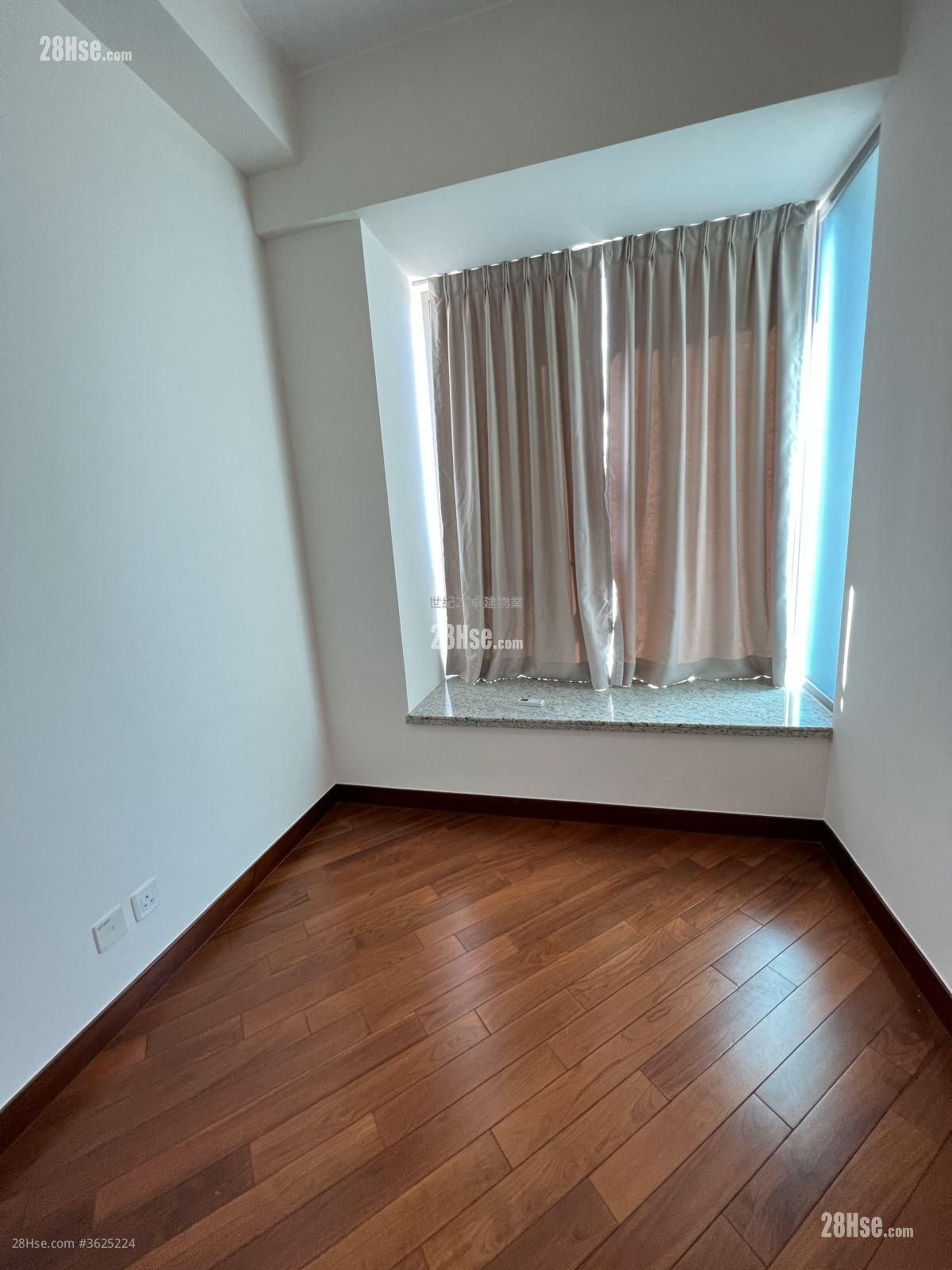 御金國峯 租盤 3 房 , 2 浴室 954 平方呎 御金國峯 租盤 3 房 , 2 浴室 954 平方呎