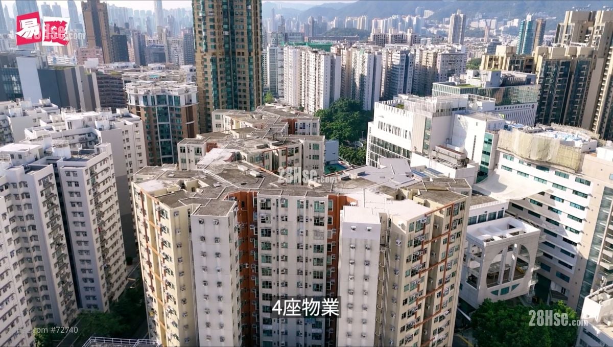 位于何文田忠孝街的欣图轩,在1998年落成入伙,楼龄约27年。