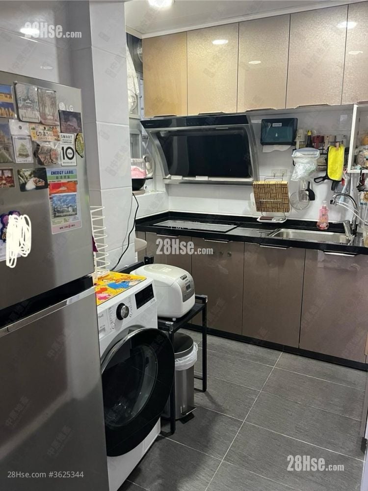 Tin Chung Court Sell 3 Bedrooms 531 ft² Tin Chung Court Sell 3 Bedrooms 531 ft²