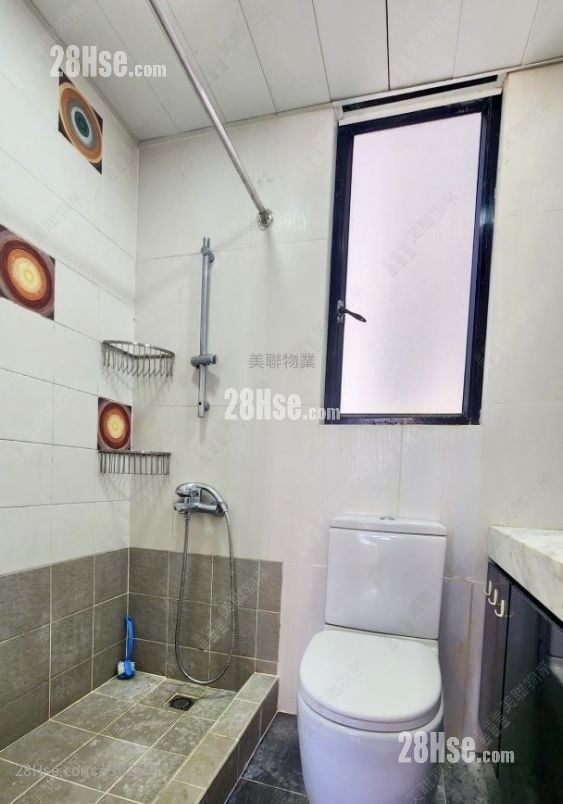 浴室: 美景花园 租盘 2 房 , 1 浴室 432 平方尺 浴室: 美景花园 租盘 2 房 , 1 浴室 432 平方尺