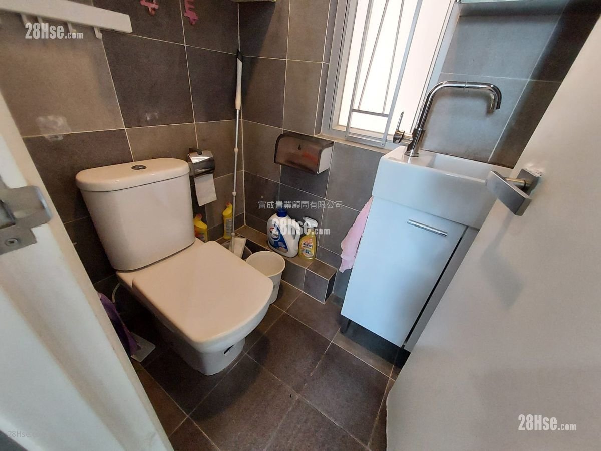 Amoy Gardens Sell 2 Bedrooms , 1 Bathroom 377 ft² Amoy Gardens Sell 2 Bedrooms , 1 Bathroom 377 ft²