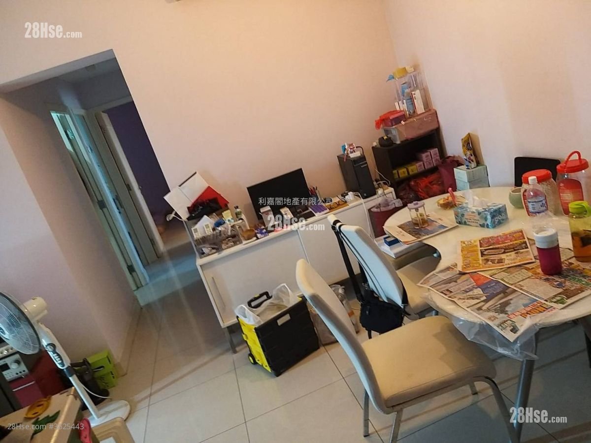 Uptown Sell 3 Bedrooms , 2 Bathrooms 760 ft² Uptown Sell 3 Bedrooms , 2 Bathrooms 760 ft²