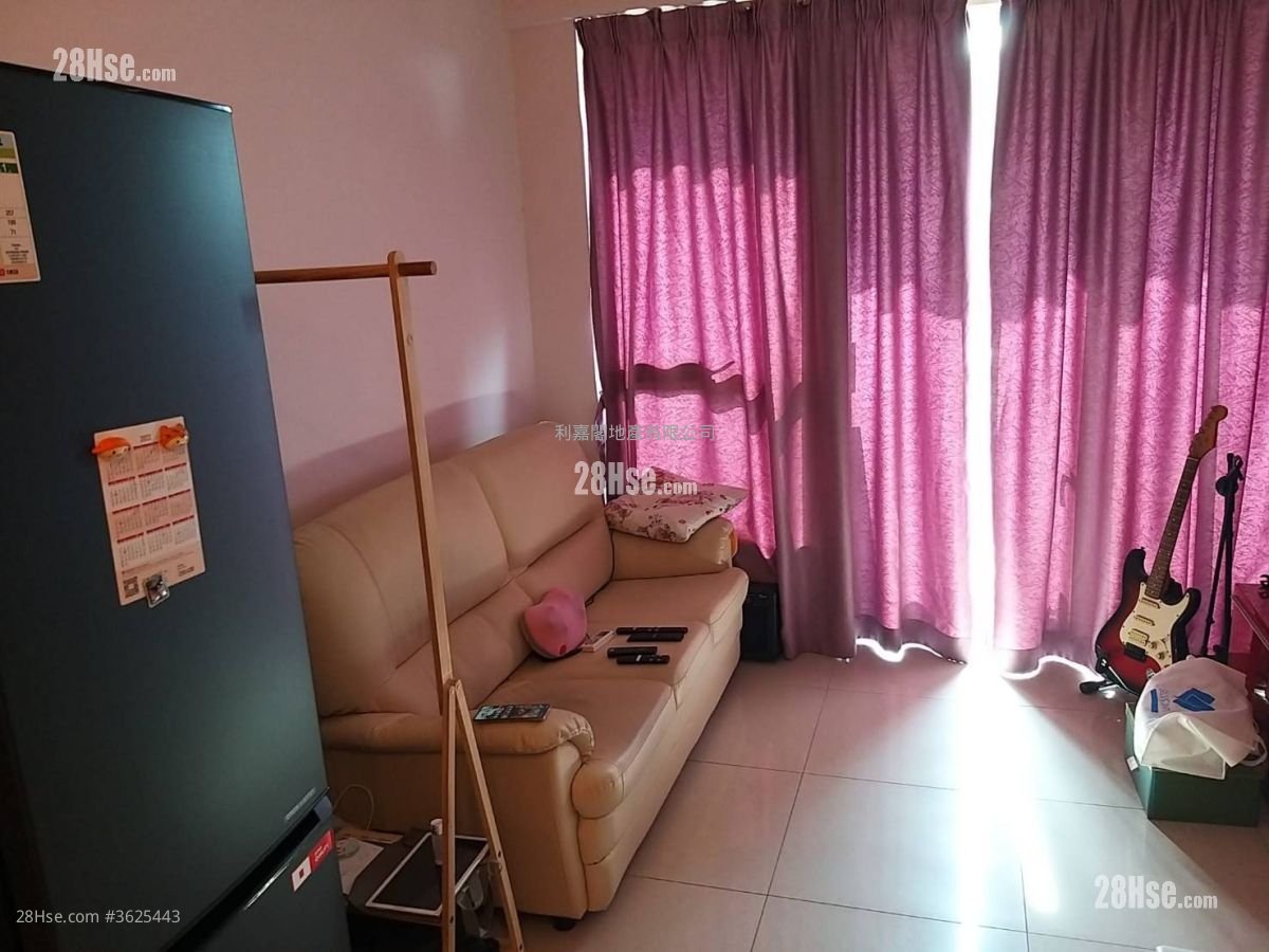 Uptown Sell 3 Bedrooms , 2 Bathrooms 760 ft² Uptown Sell 3 Bedrooms , 2 Bathrooms 760 ft²