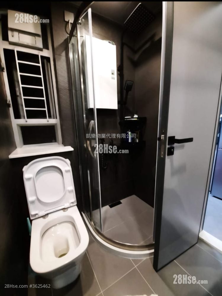 Kwun Tak Court Sell 3 Bedrooms , 2 Bathrooms 568 ft² Kwun Tak Court Sell 3 Bedrooms , 2 Bathrooms 568 ft²