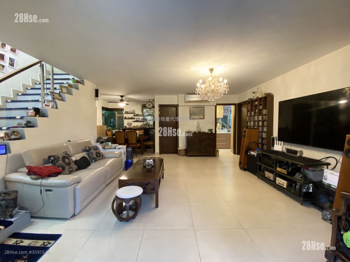 村屋 售盘 4 房 , 3 浴室 1,400 平方尺