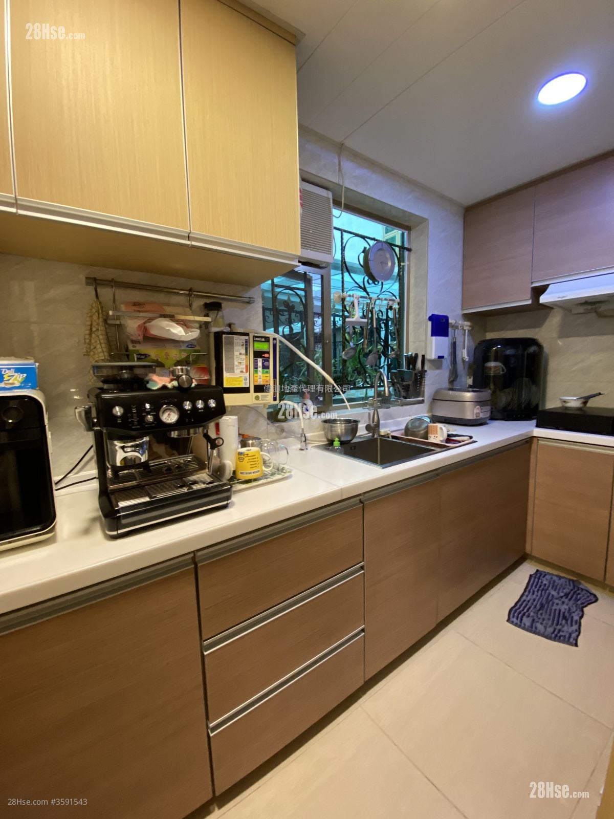 村屋 售盘 4 房 , 3 浴室 1,400 平方尺