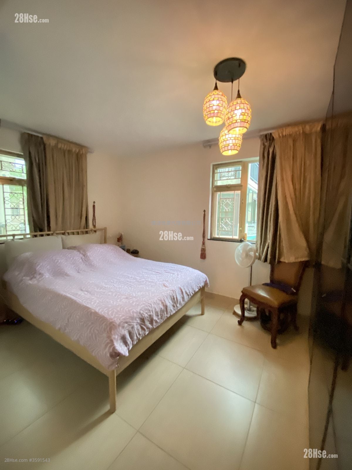 村屋 售盘 4 房 , 3 浴室 1,400 平方尺