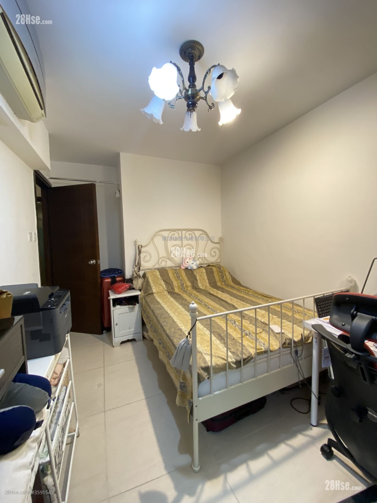 村屋 售盘 4 房 , 3 浴室 1,400 平方尺