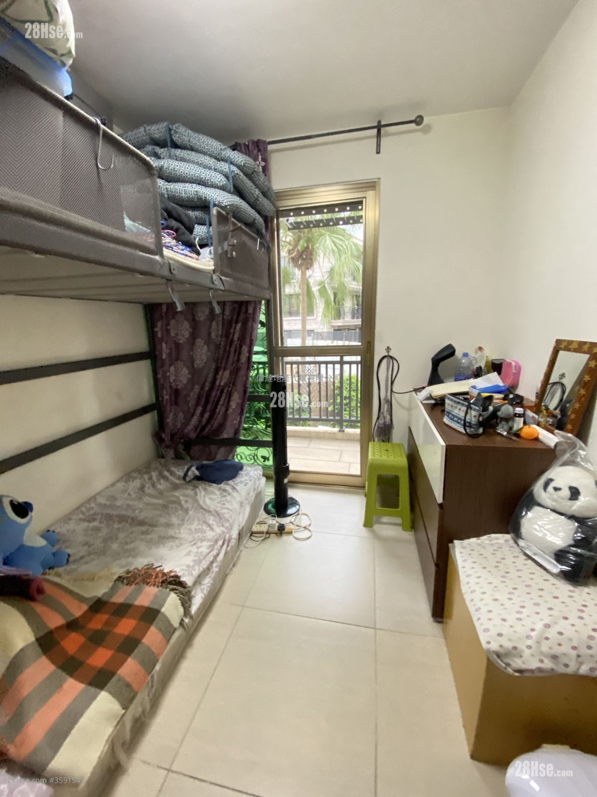 村屋 售盘 4 房 , 3 浴室 1,400 平方尺