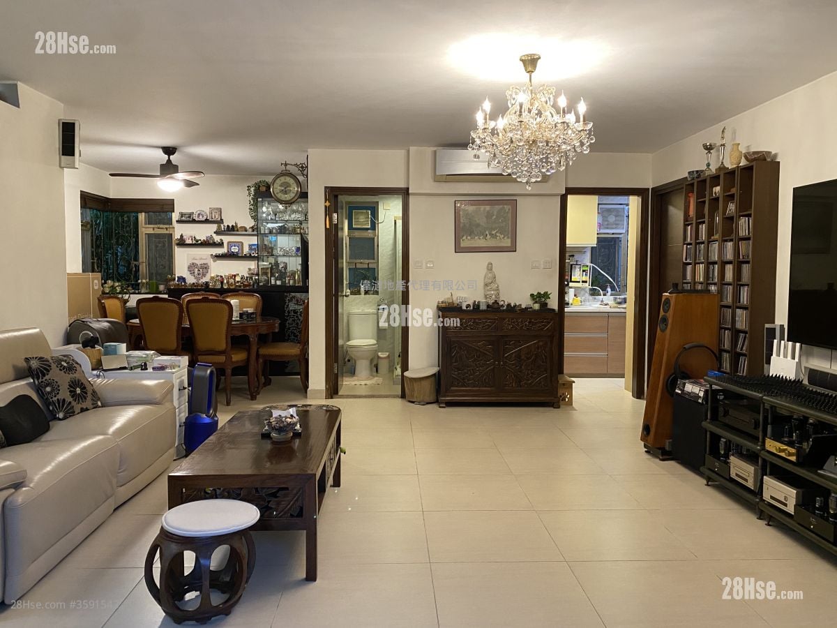 村屋 售盘 4 房 , 3 浴室 1,400 平方尺