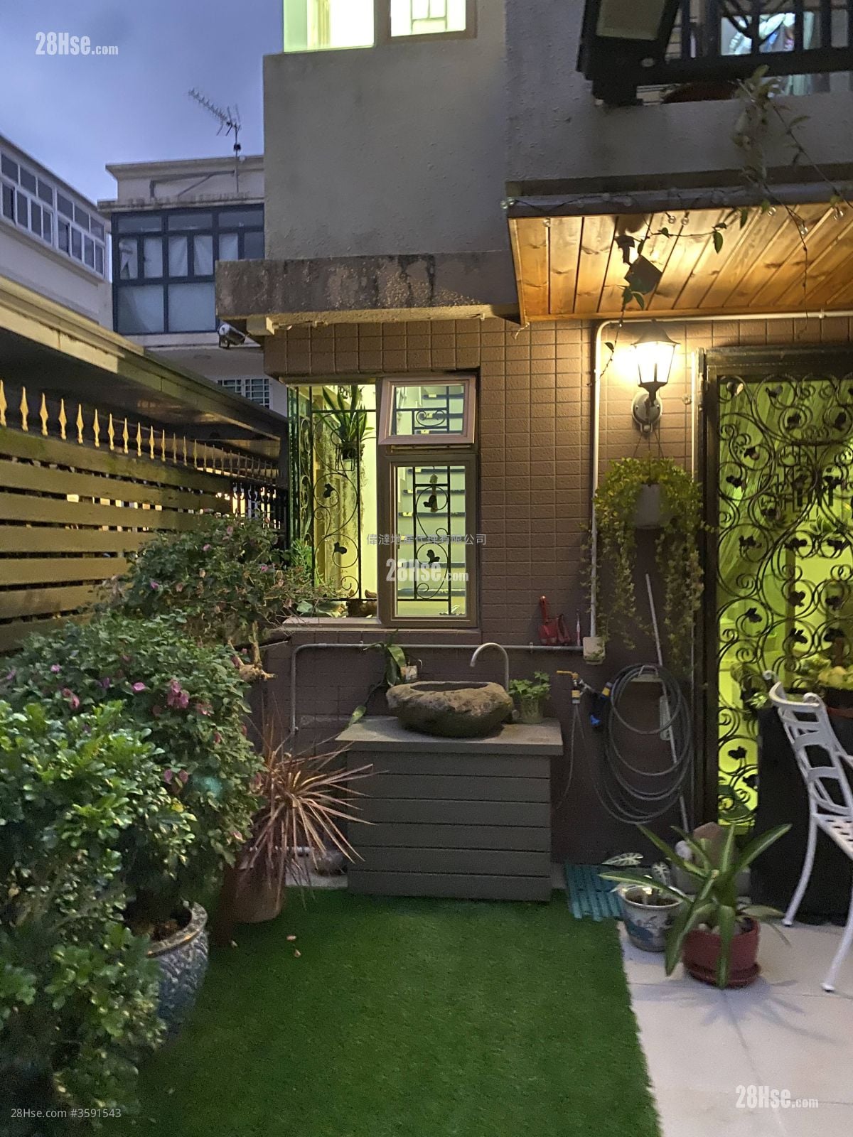 村屋 售盘 4 房 , 3 浴室 1,400 平方尺