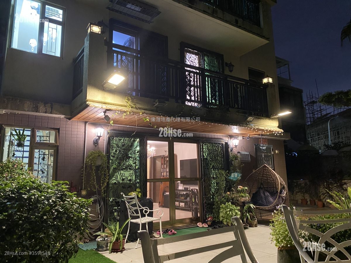 村屋 售盘 4 房 , 3 浴室 1,400 平方尺