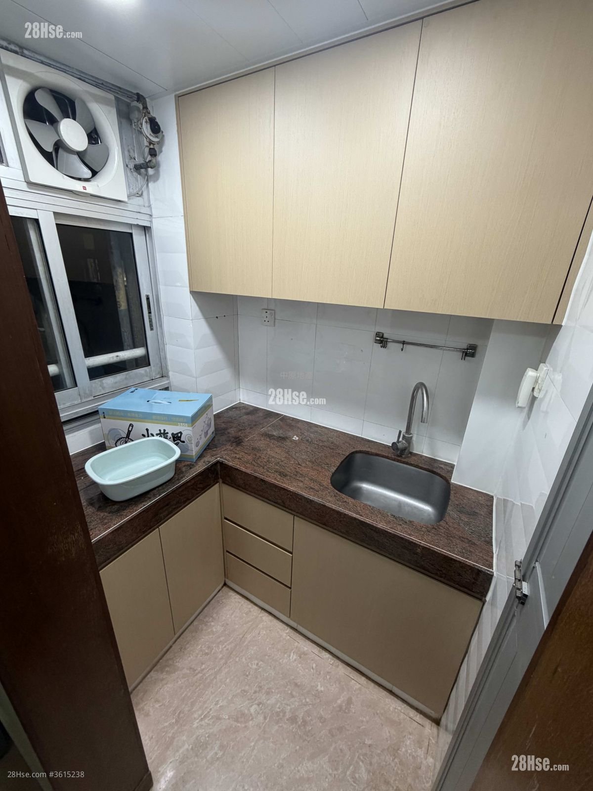 Choi Po Court Rental 2 Bedrooms , 1 Bathroom 438 ft²