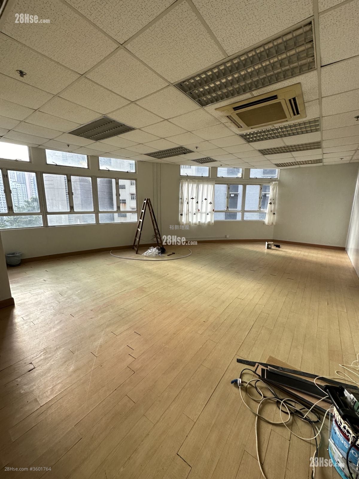 South China Industrial Building Rental 1 Toilet