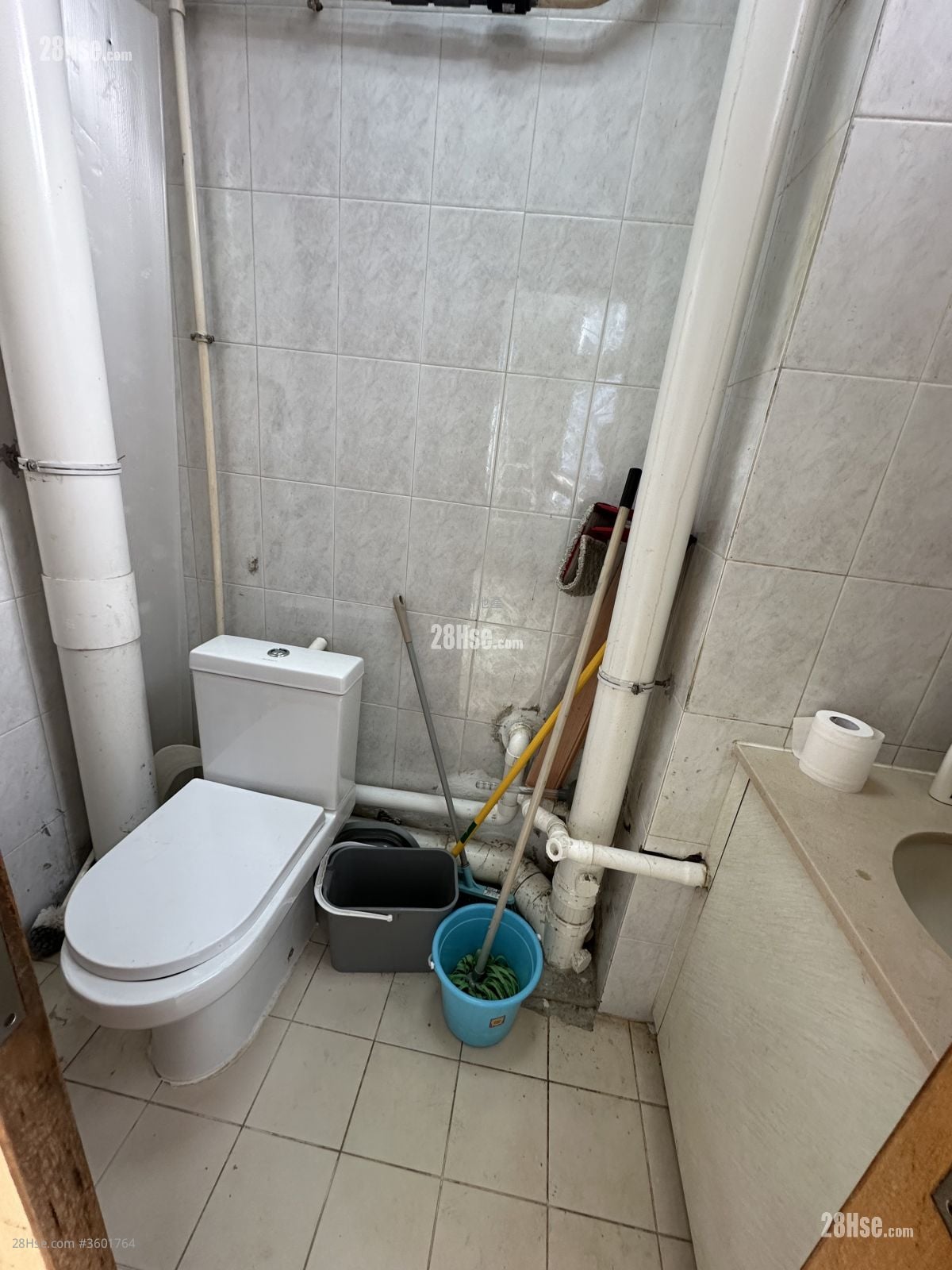 South China Industrial Building Rental 1 Toilet