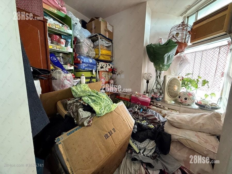 Ka Shing Court Sell 3 Bedrooms , 2 Bathrooms 606 ft² Ka Shing Court Sell 3 Bedrooms , 2 Bathrooms 606 ft²