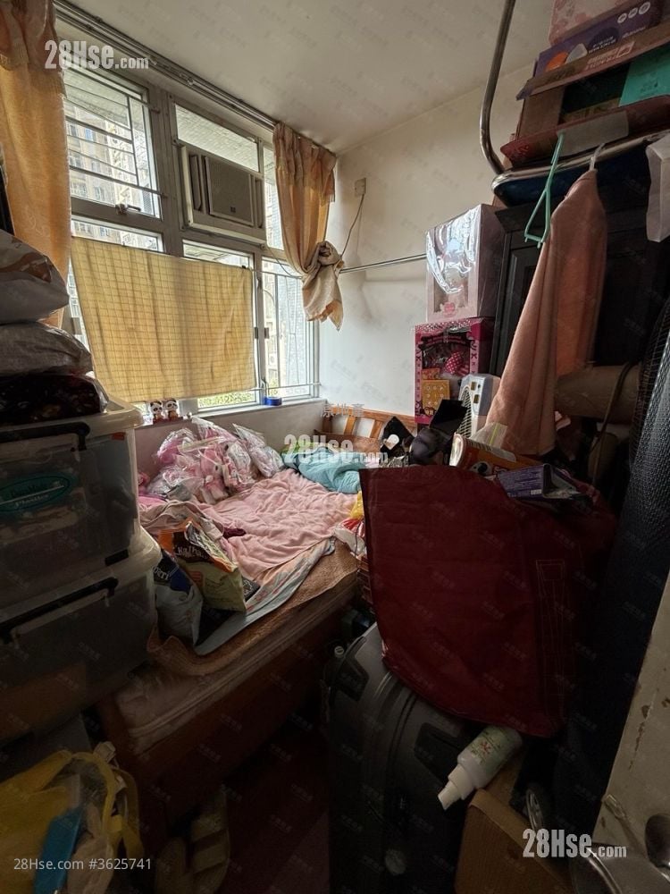 Ka Shing Court Sell 3 Bedrooms , 2 Bathrooms 606 ft² Ka Shing Court Sell 3 Bedrooms , 2 Bathrooms 606 ft²