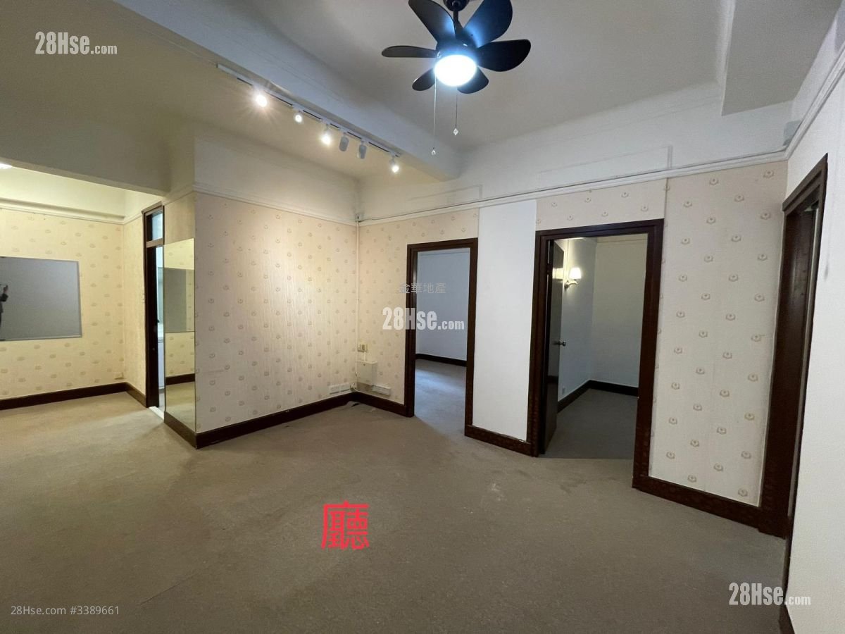 金马伦道29号 租盘 5+ 房 , 2 浴室 1,063 平方尺