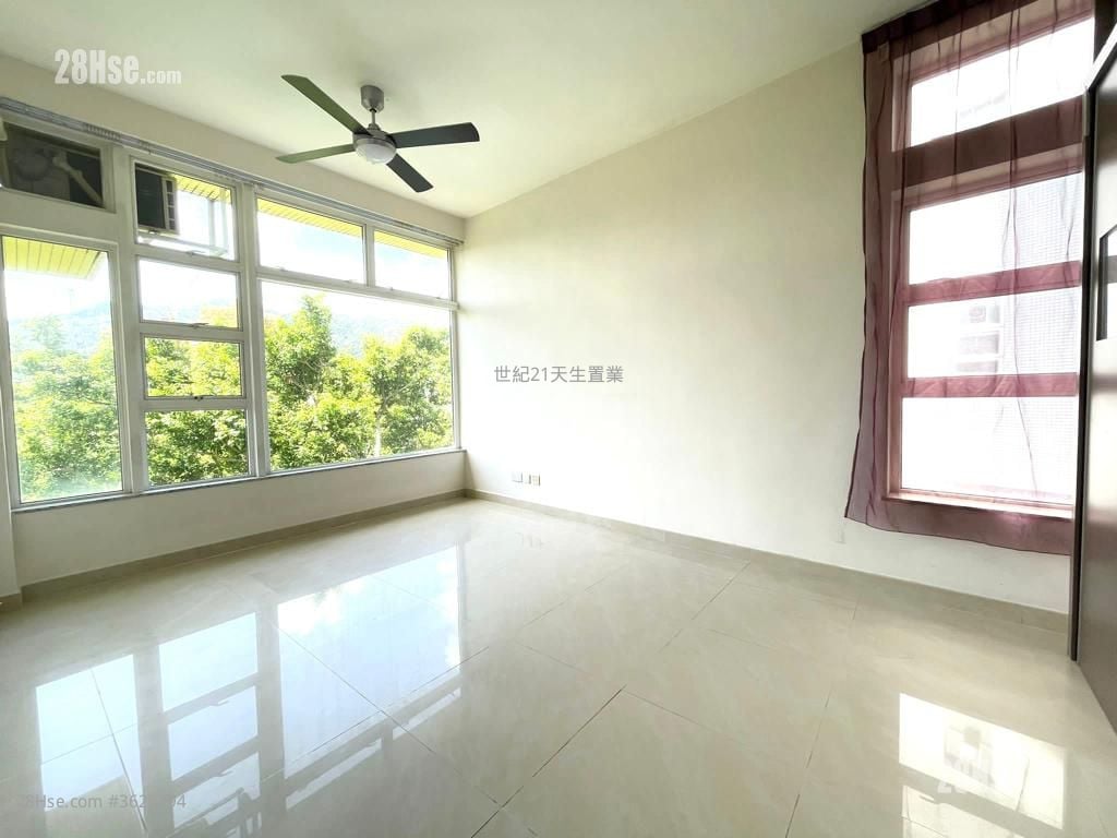 The Hillgrove Sell 4 Bedrooms , 2 Bathrooms 873 ft² The Hillgrove Sell 4 Bedrooms , 2 Bathrooms 873 ft²