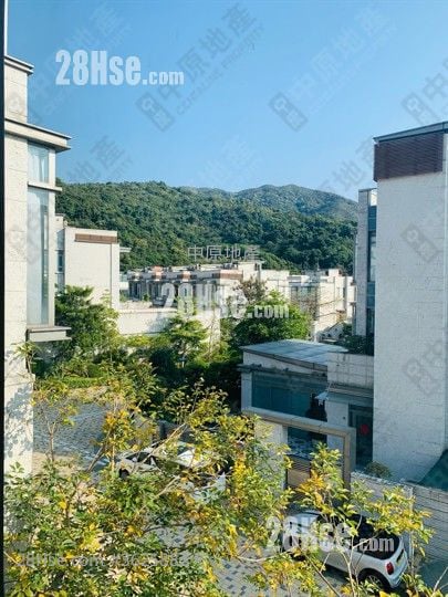 The Green Sell 3 Bedrooms , 2 Bathrooms 1,315 ft²