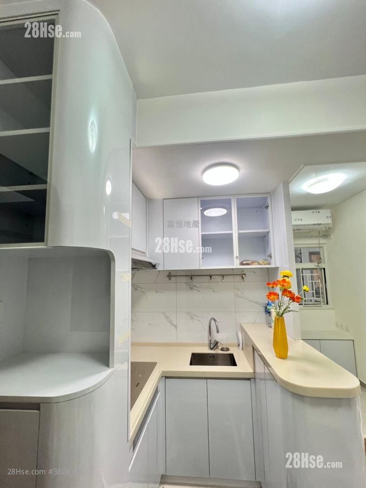 隆基大楼 租盘 2 房 277 平方尺