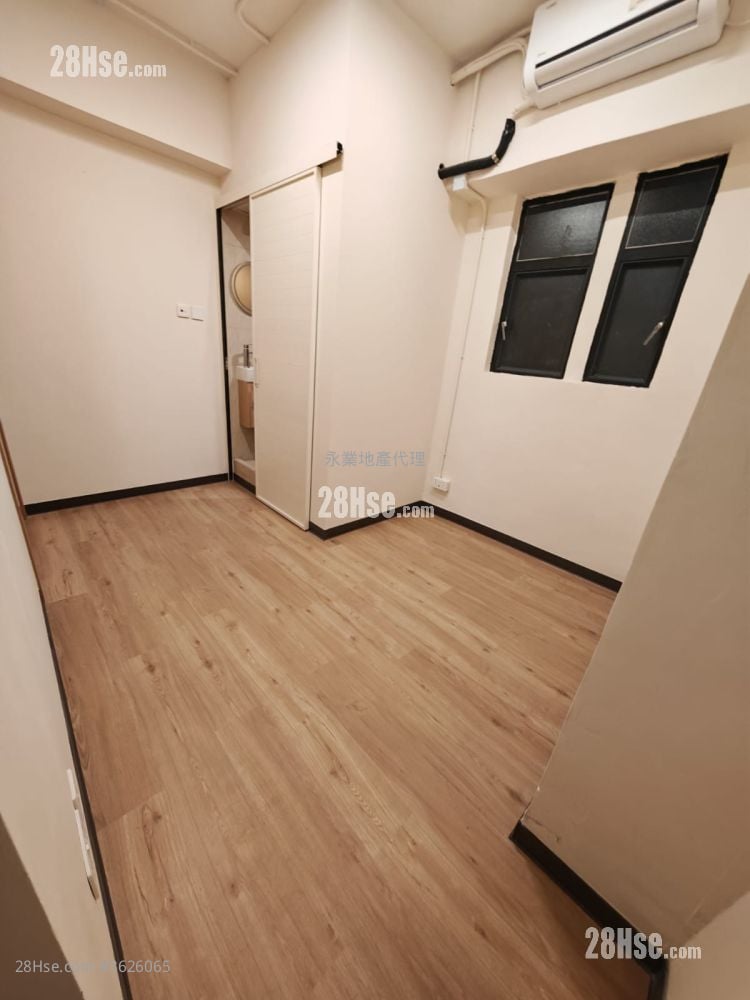 Howard Factory Building Rental Studio , 1 Toilet Howard Factory Building Rental Studio , 1 Toilet