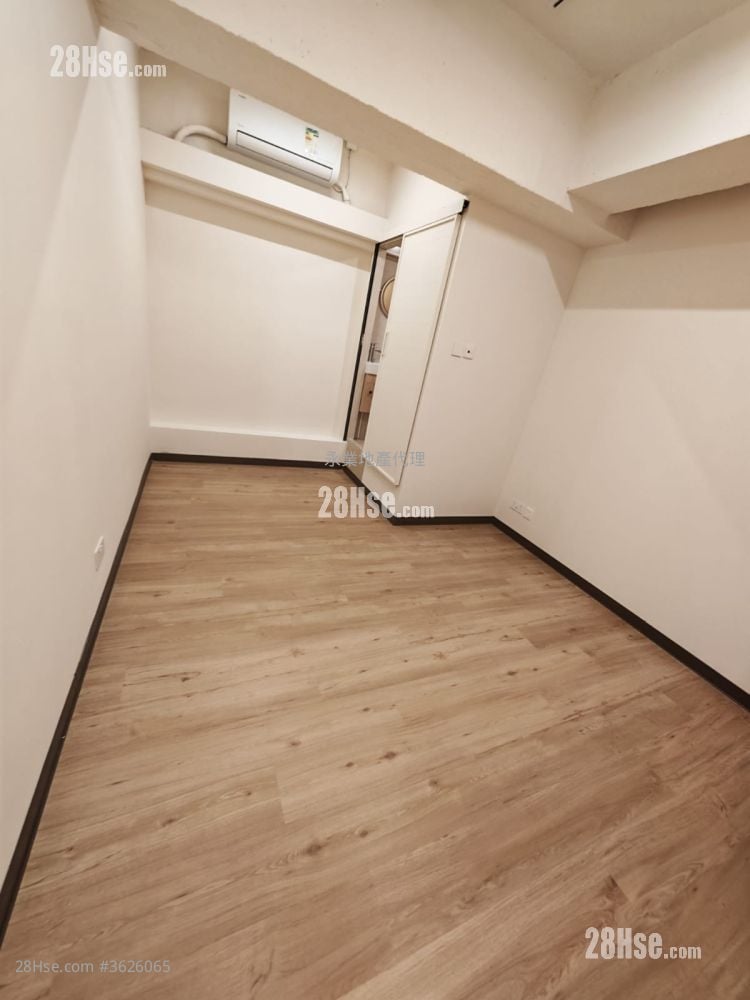 Howard Factory Building Rental Studio , 1 Toilet Howard Factory Building Rental Studio , 1 Toilet