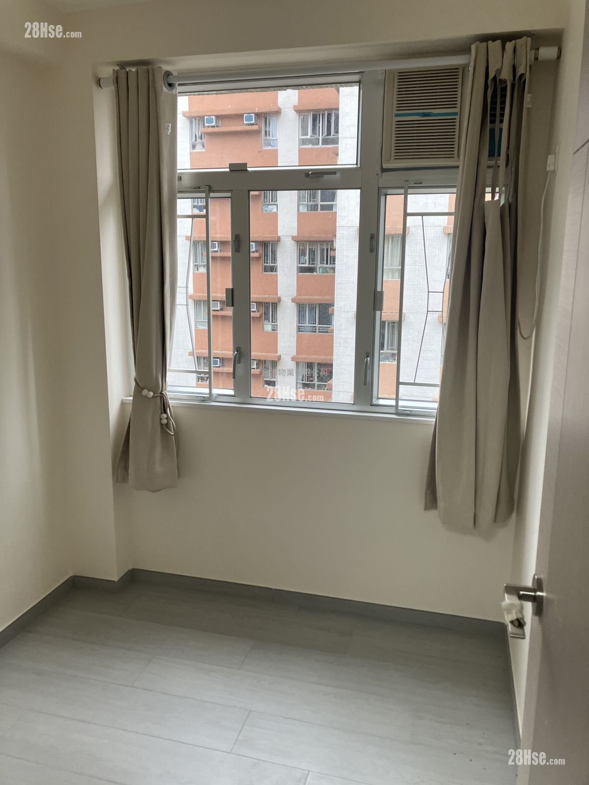 建安大廈 租盤 2 房 , 1 浴室 253 平方呎