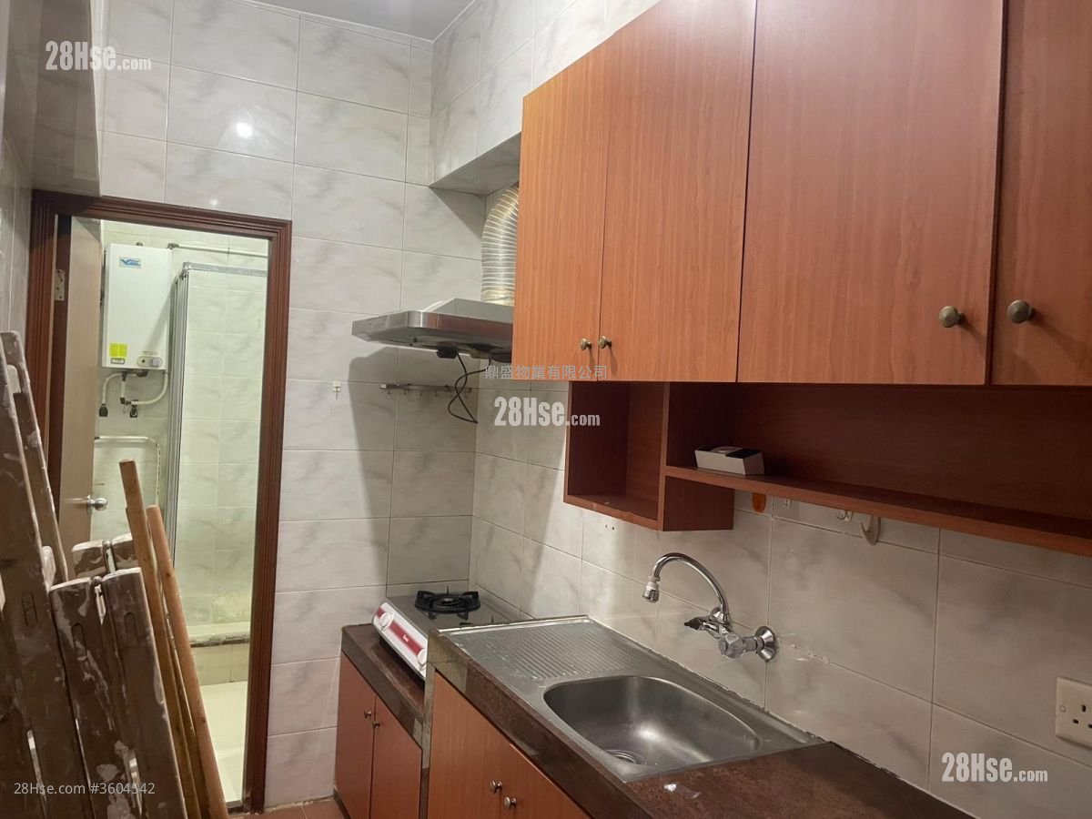 Metropole Building Rental 3 Bedrooms , 2 Bathrooms 673 ft²