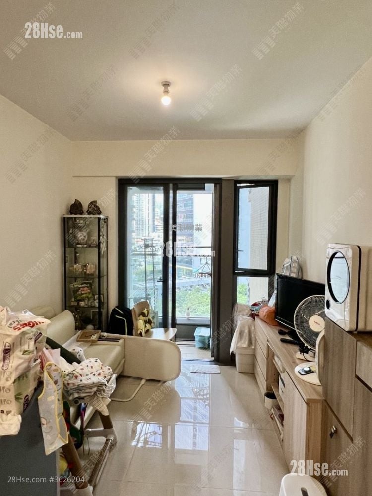 Aurora Sell 2 Bedrooms 457 ft²