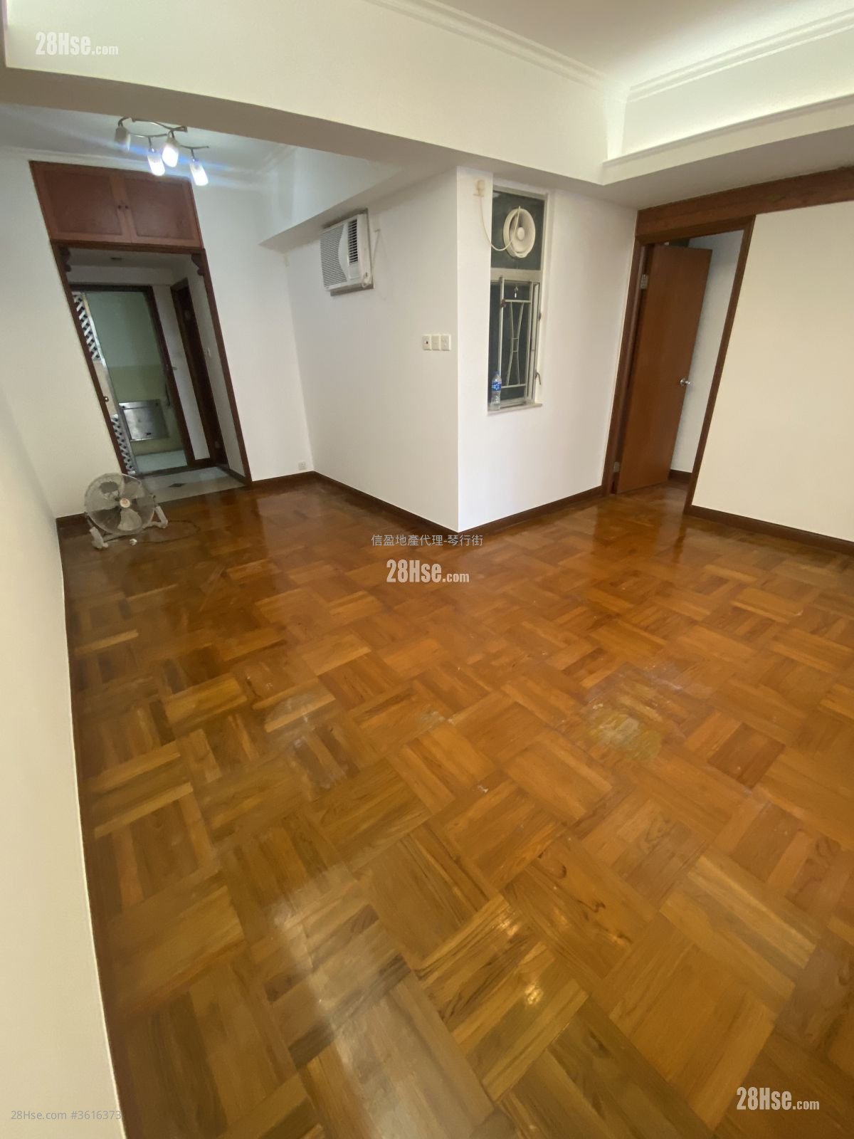 Metropole Building Rental 3 Bedrooms , 2 Bathrooms 672 ft²